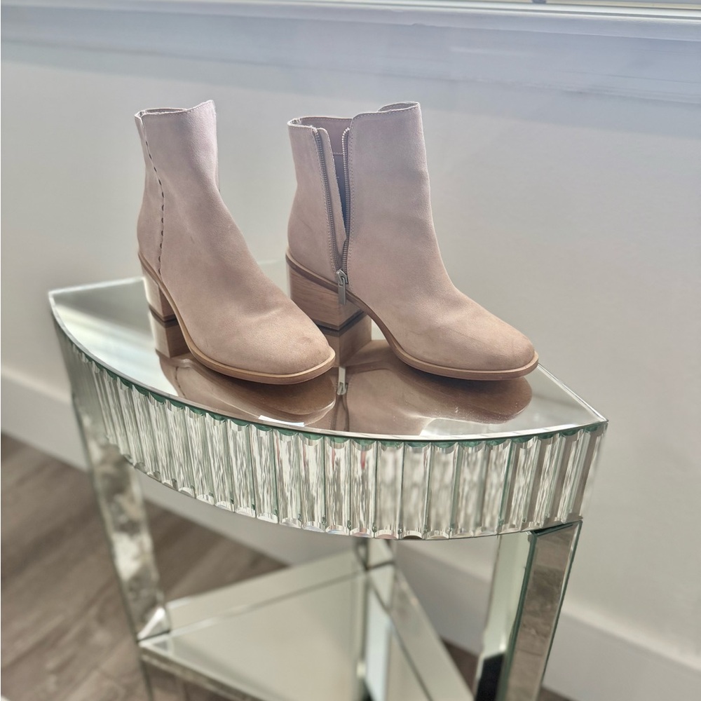Splendid Tan Ankle Booties with Block Heel and Side Zipper